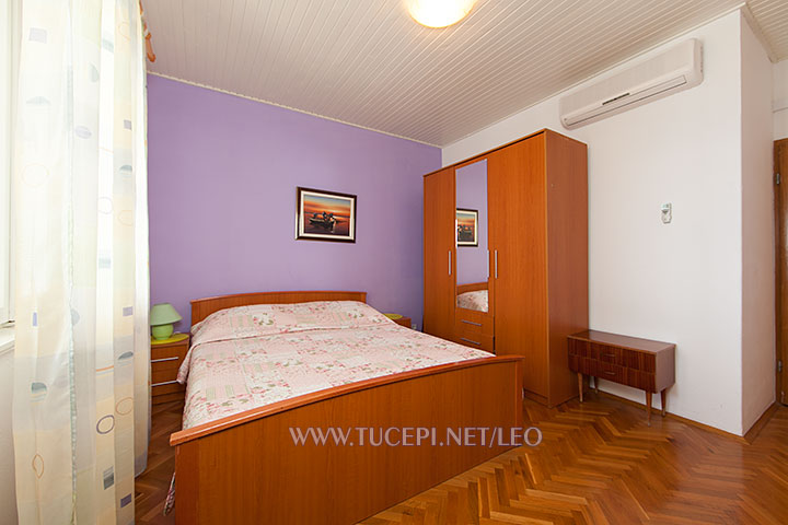 Apartments Leo, Tučepi - bedroom