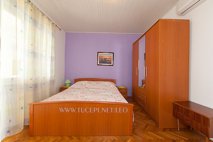 Apartments Leo, Tučepi - bedroom
