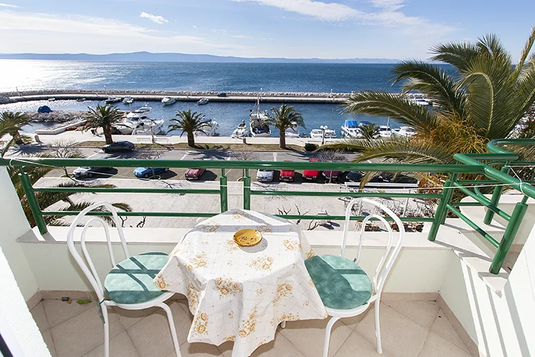 Apartments Leo, Tučepi - balcony with sea view