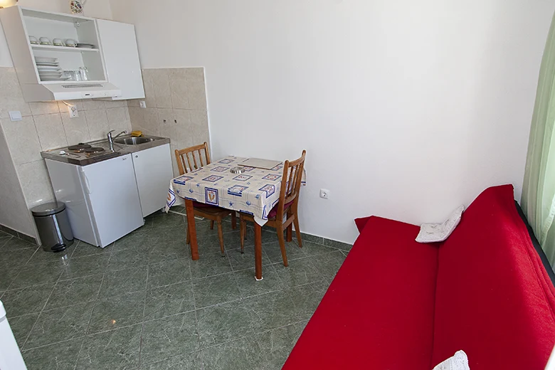 Apartments Leo, Tučepi - kitchen