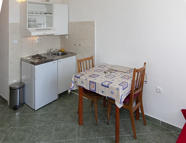 Apartments Leo, Tučepi - kitchen