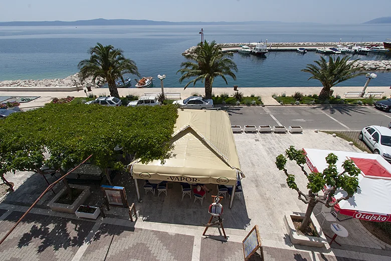 Apartments Leo, Tučepi - sea view