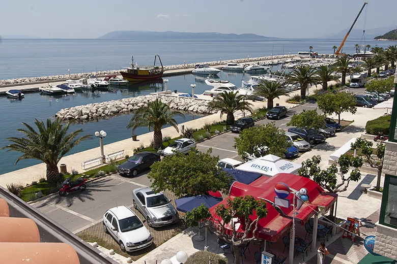 Apartments Leo, Tučepi - sea view