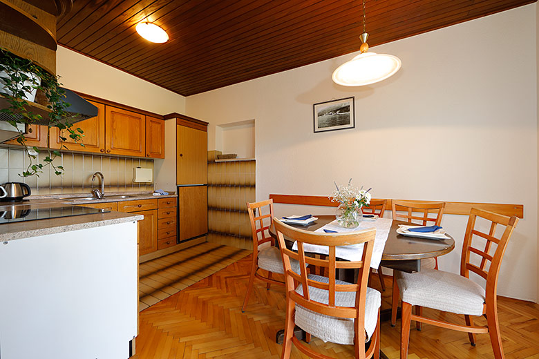 Apartments Villa Lili, Tučepi - dining room