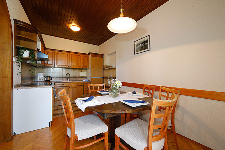 Apartments Villa Lili, Tučepi - dining room