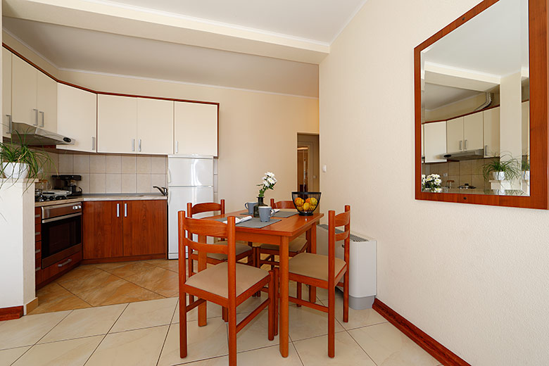 Apartments Villa Lili, Tučepi - dining room