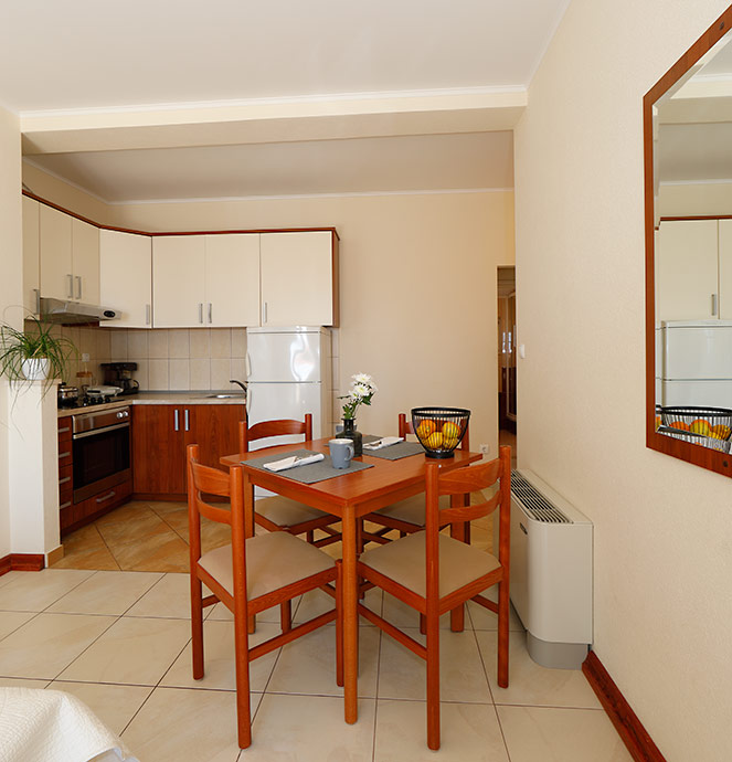 Apartments Villa Lili, Tučepi - dining room