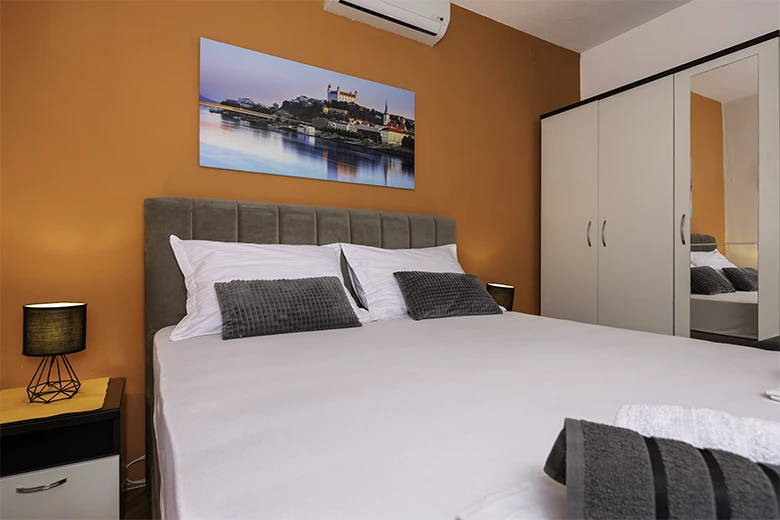 Apartments Love, Tučepi - bedroom