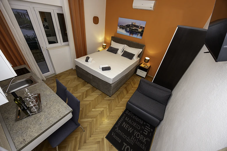 Apartments Love, Tučepi - bedroom top