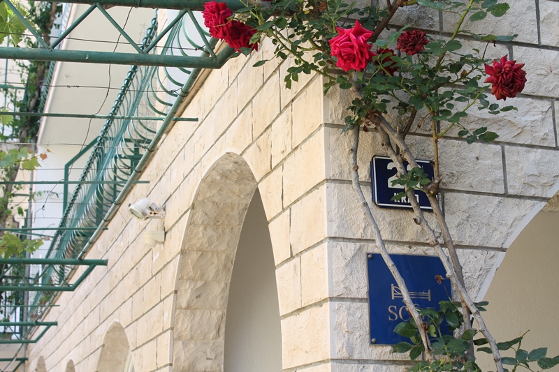 apartments Love, house entrance, Tučepi