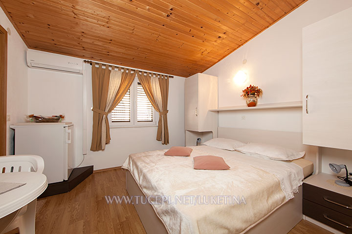 Apartments Luketina, Tučepi - bedroom