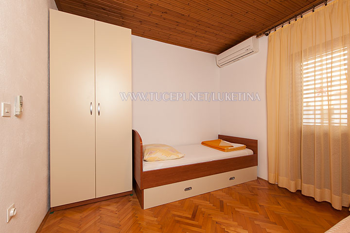 Apartments Luketina, Tučepi - bedroom