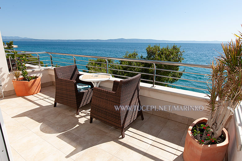 balcony with sea view - apartments Marinko, Tučepi