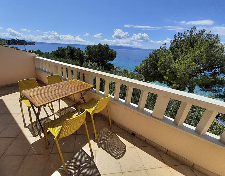 balcony with sea view