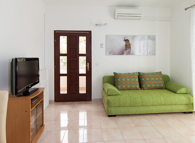 Apartments Matić, Tučepi - living room