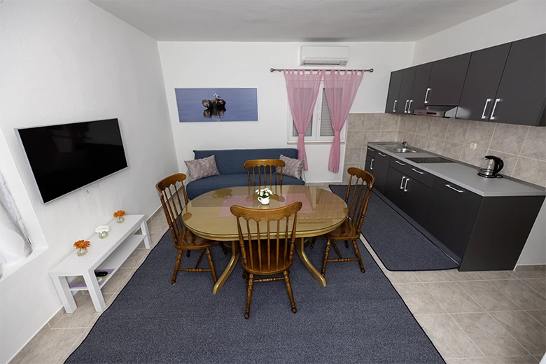 Apartments Matić, Tučepi - living room