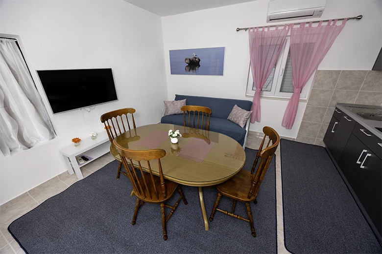 Apartments Matić, Tučepi - living room