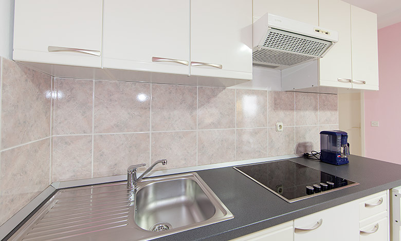 Apartments Matić, Tučepi - kitchen has all appliances. Super clean too.