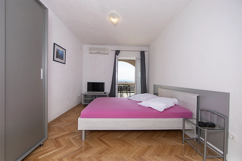 Apartments Meri, Tučepi - bedroom