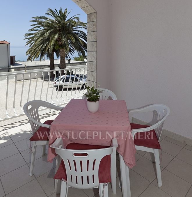 Apartments Meri, Tučepi - balcony with sea view