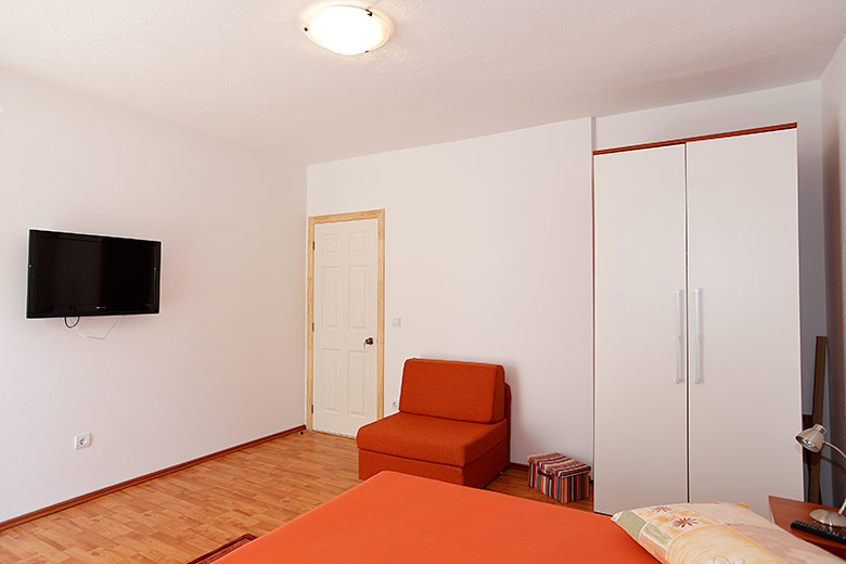 Apartments Mia, Tučepi - bedroom