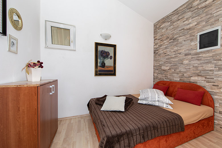 Apartments Mia, Tučepi - bedroom