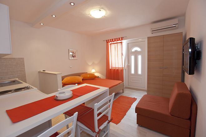 Apartments Mia, Tučepi - bedroom