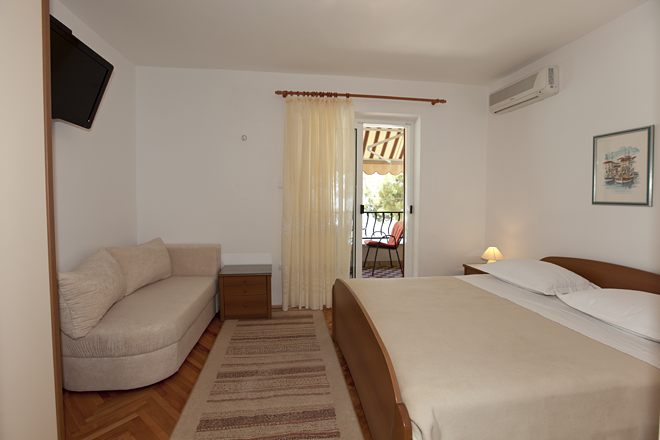 Apartments Mihaljević, Tučepi - bedroom