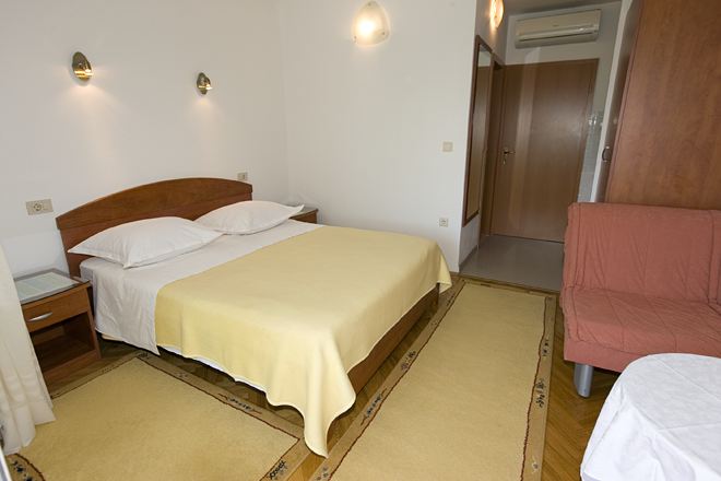 Apartments Mihaljević, Tučepi - bedroom