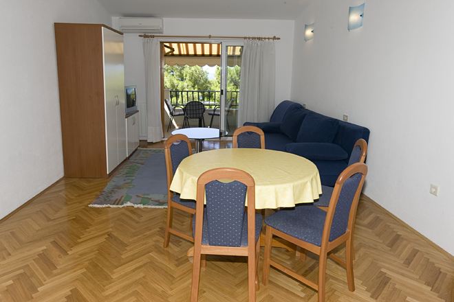 Apartments Mihaljević, Tučepi - living room