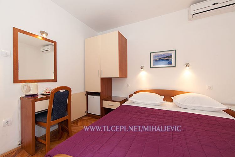 Apartments Mihaljević, Tučepi - bedroom