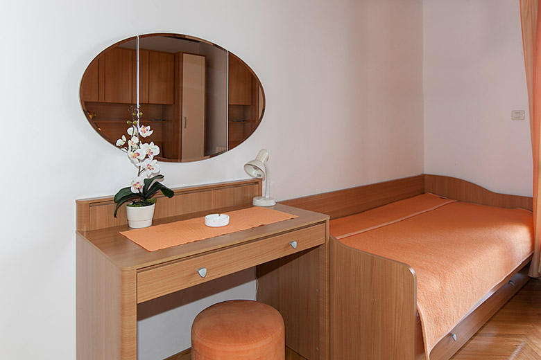 apartments Mijačika, Tučepi - bedroom