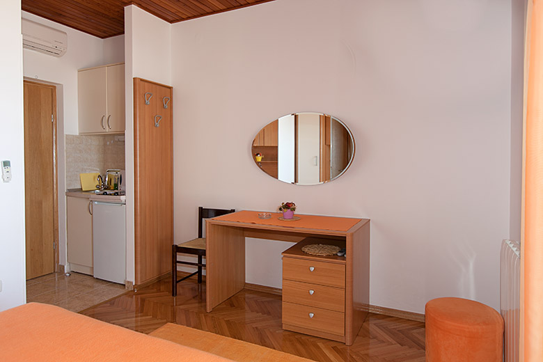 bedroom - apartments Mijačika, Tučepi