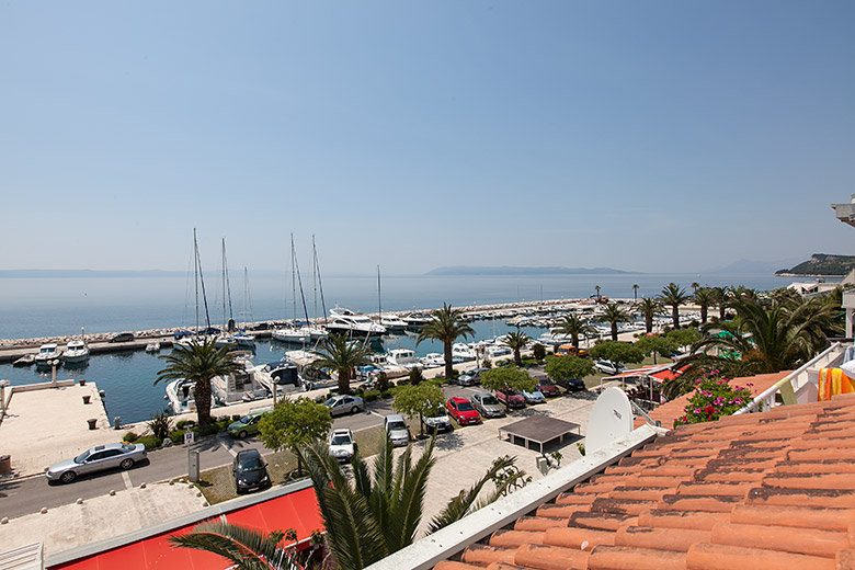 balcony with sea view - apartments Mijačika, Tučepi