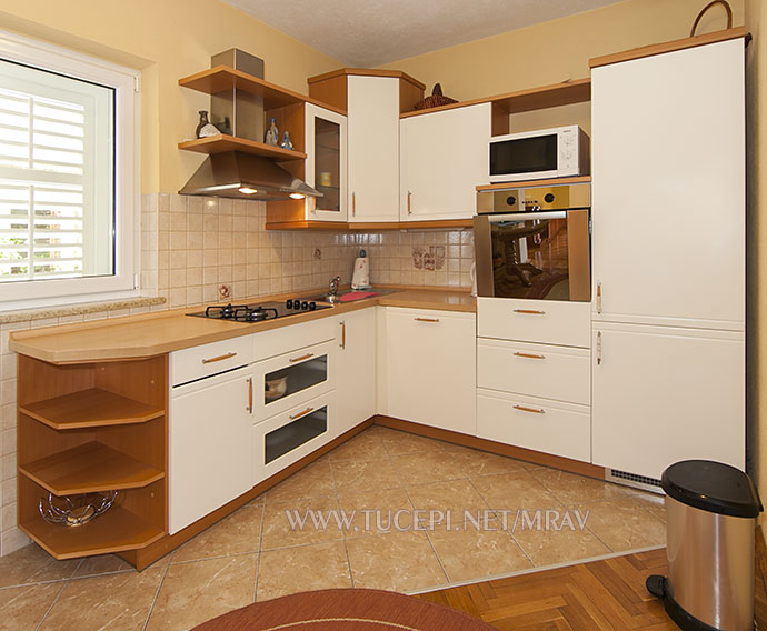 large kitchen, fully equipped