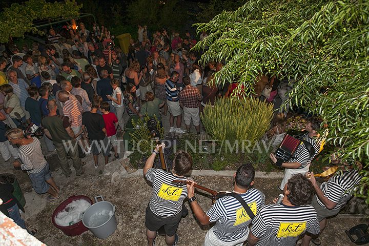 night music show in old villages around Tu�epi