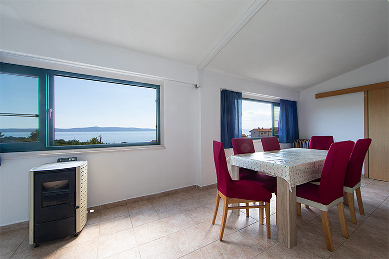 Apartments Mila Mravičić, Tučepi - dining room