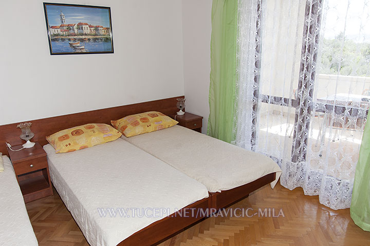 Apartments Mravičić, Tučepi - bedroom