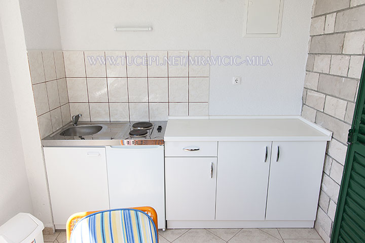 Apartments Mravičić, Tučepi - kitchen