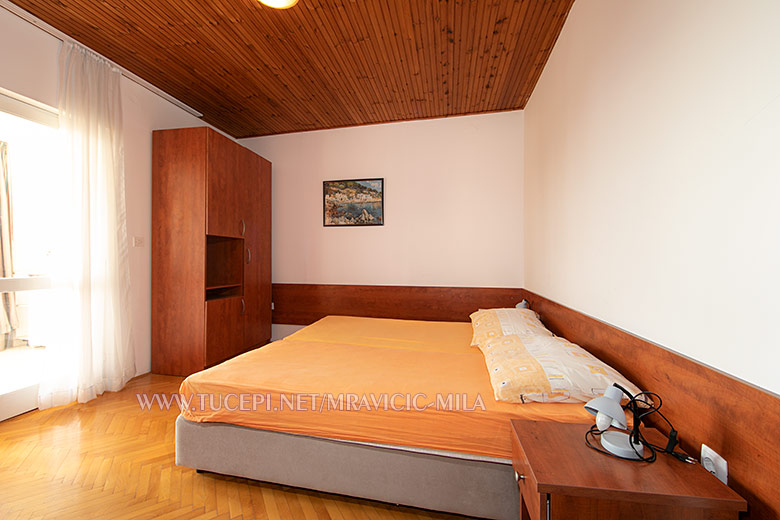 Apartments Mila Mravičić, Tučepi - bedroom