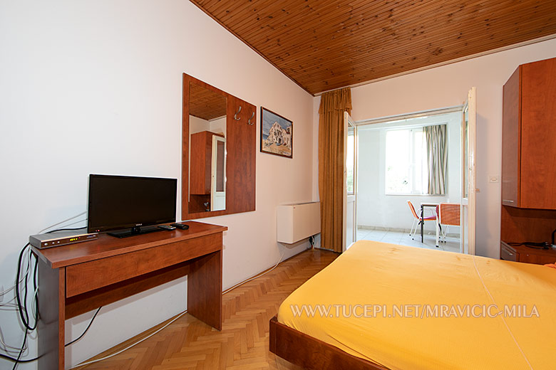 Apartments Mila Mravičić, Tučepi - bedroom