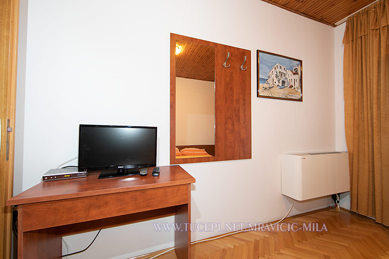 Apartments Mila Mravičić, Tučepi - bedroom