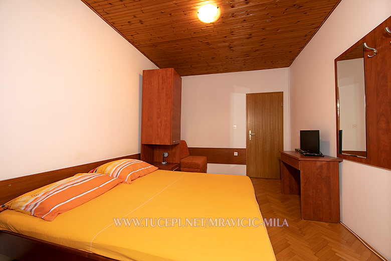 Apartments Mila Mravičić, Tučepi - bedroom