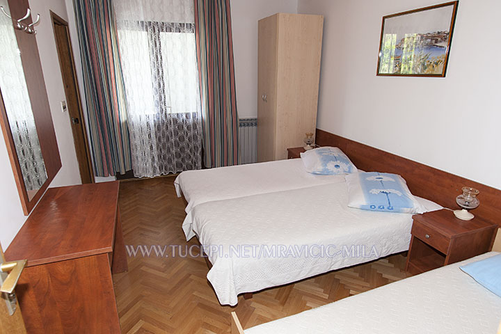 Apartments Mila Mravičić, Tučepi - bedroom