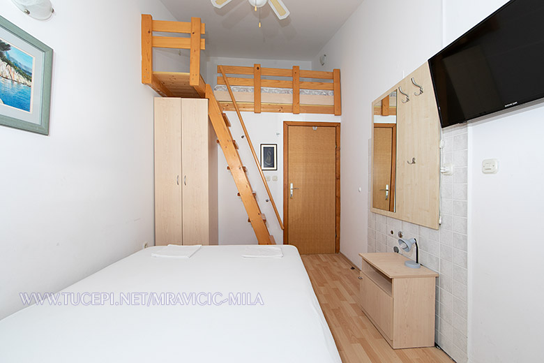 Apartments Mila Mravičić, Tučepi - bedroom