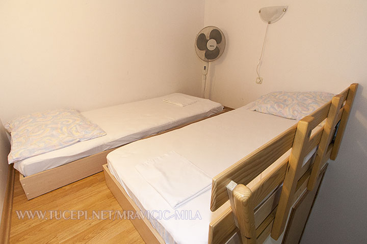 Apartments Mila Mravičić, Tučepi - bedroom