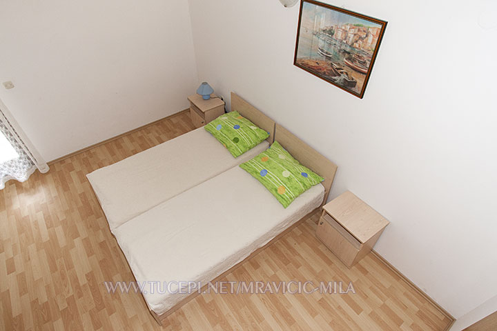 Apartments Mila Mravičić, Tučepi - bedroom