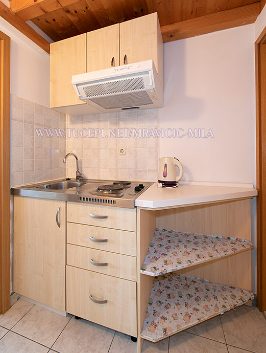 Apartments Mila Mravičić, Tučepi - kitchen