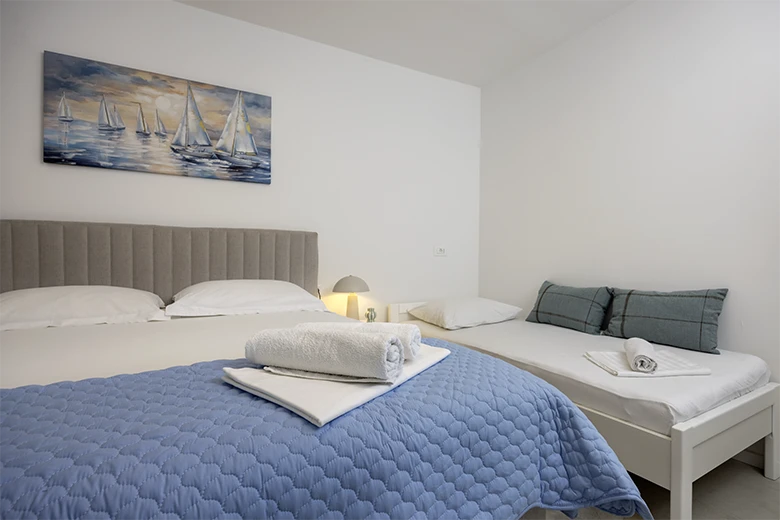 bedroom - apartments Mravičić, Tučepi