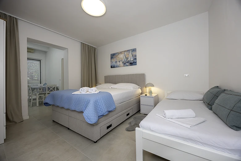 bedroom - apartments Mravičić, Tučepi